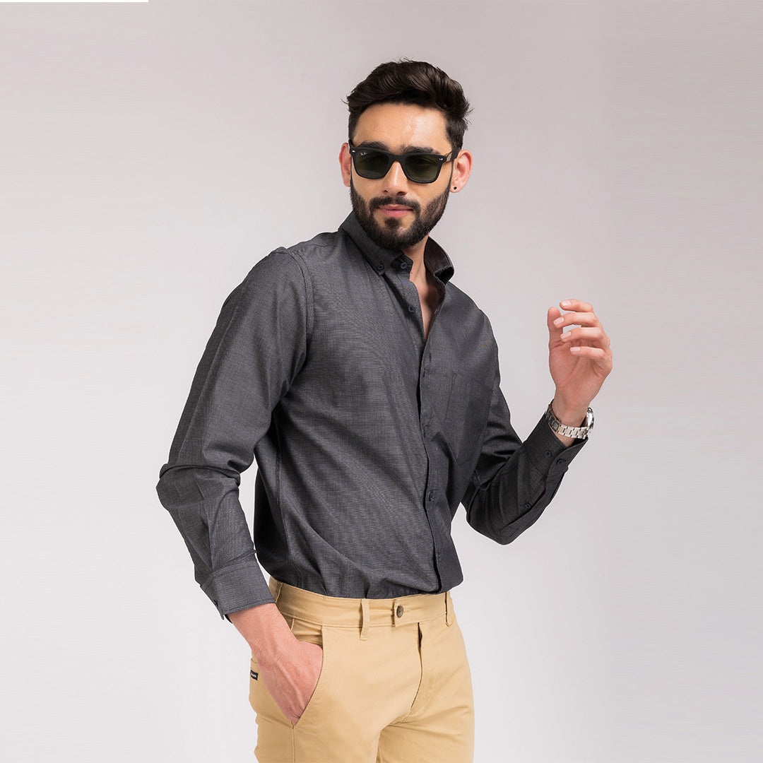 Black Soild Regular Fit Shirt