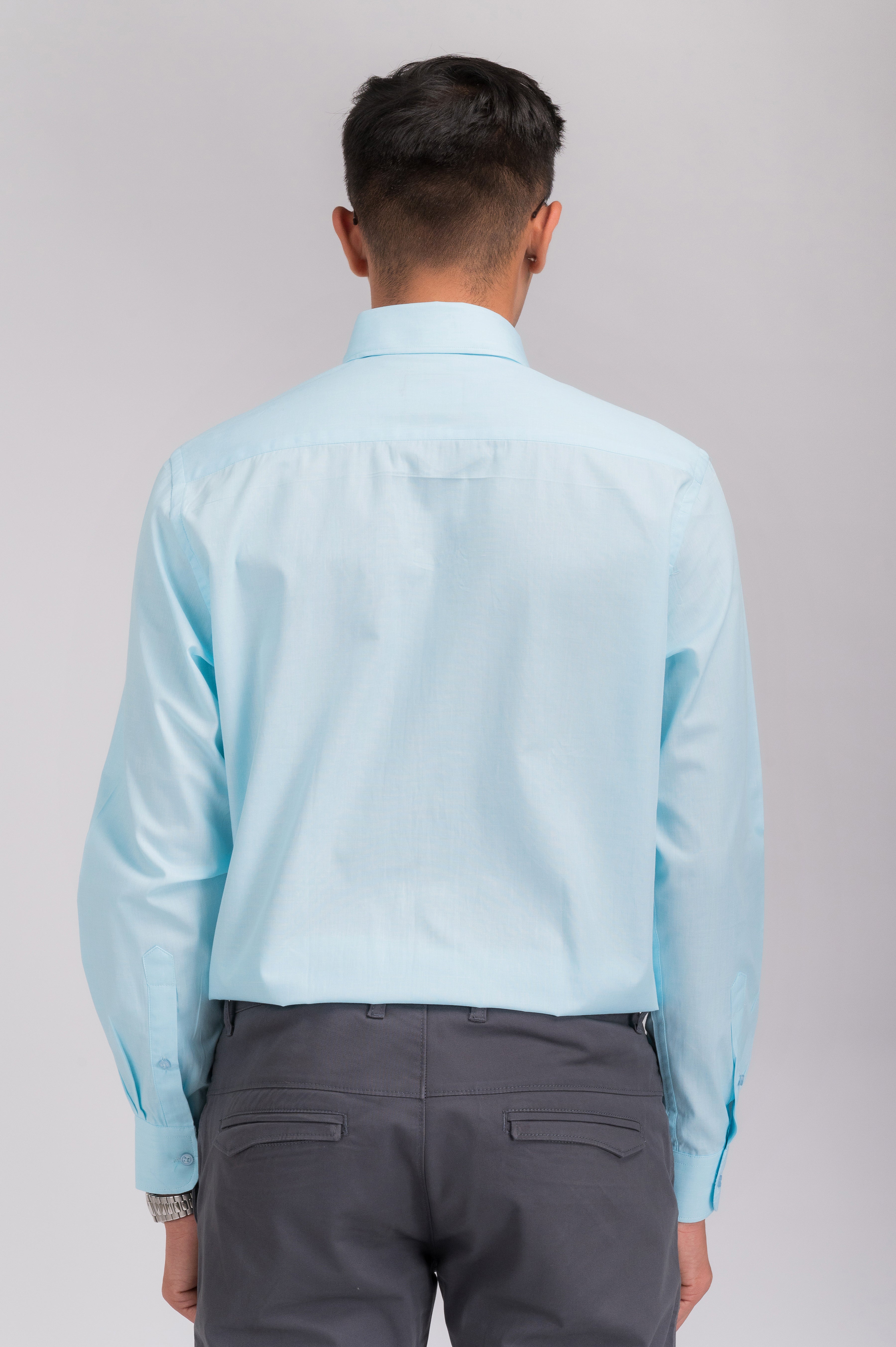 Aqua Solid Regular Fit Shirt