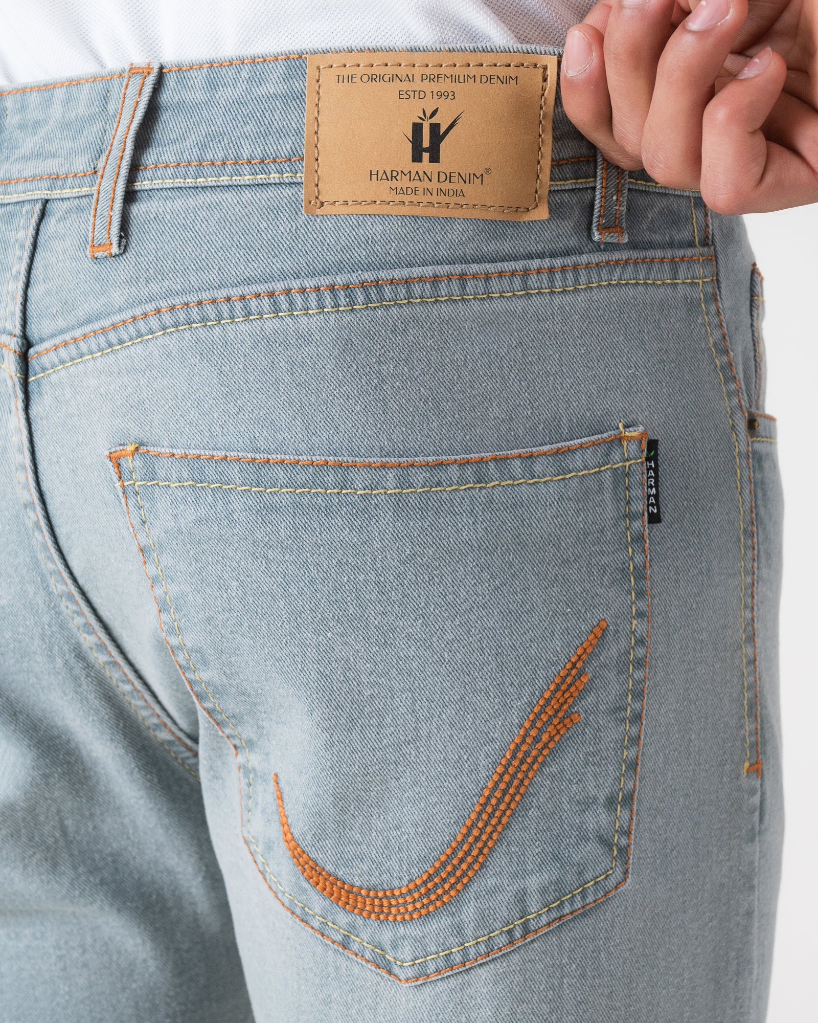 BLEACHED BLUE TAPERED FIT JEANS