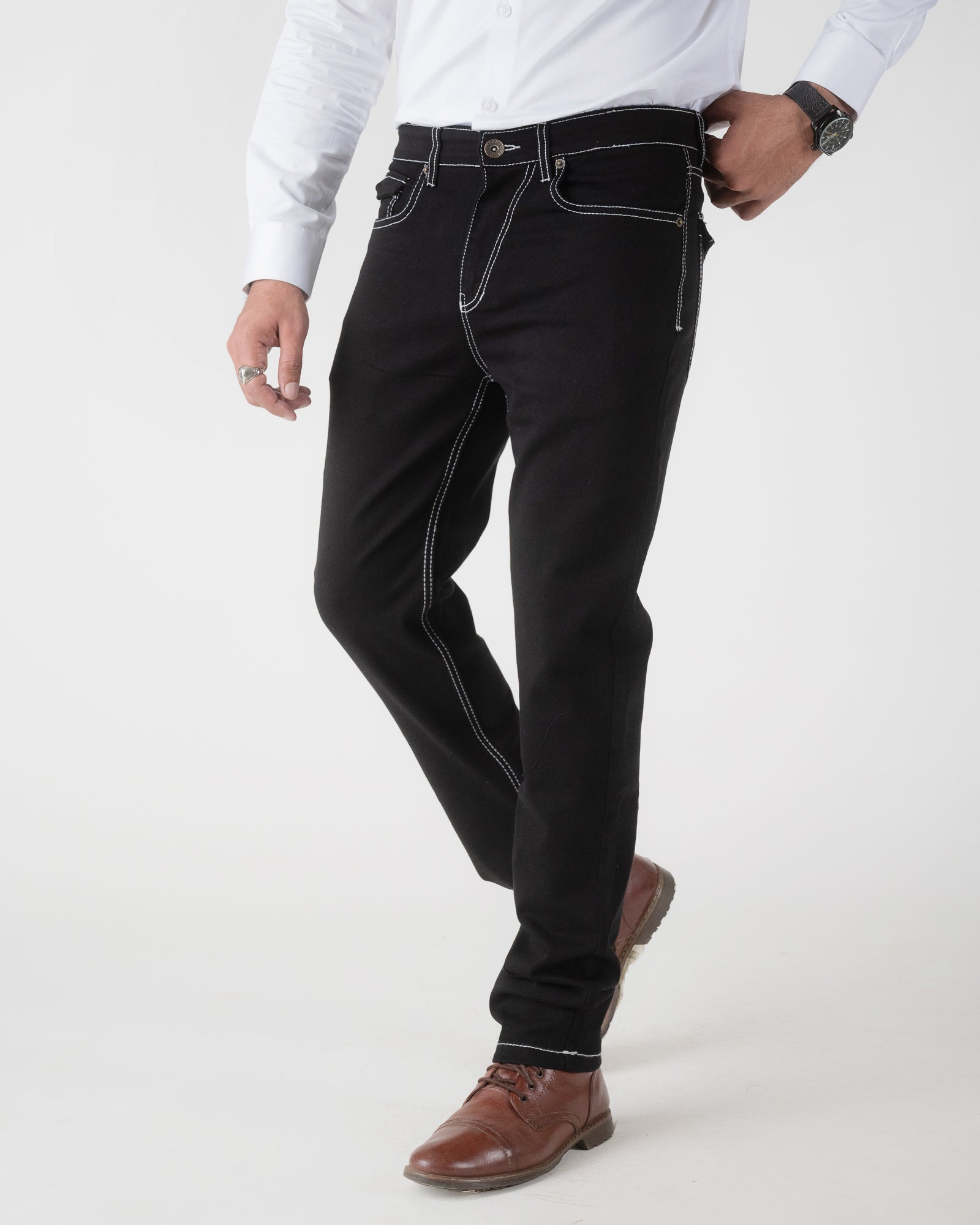 BLACK REGULAR FIT JEANS