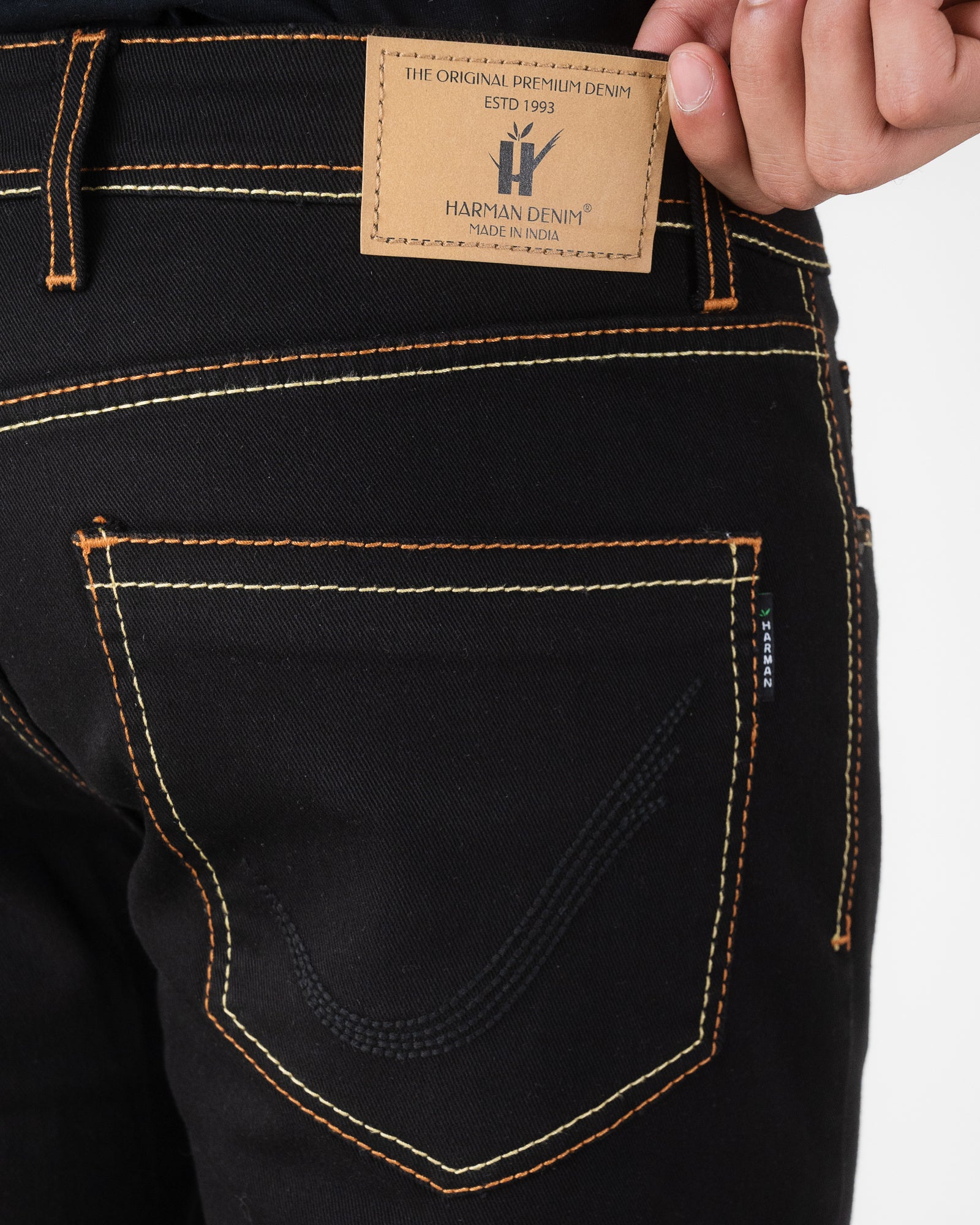 BLACK TAPERED FIT JEANS