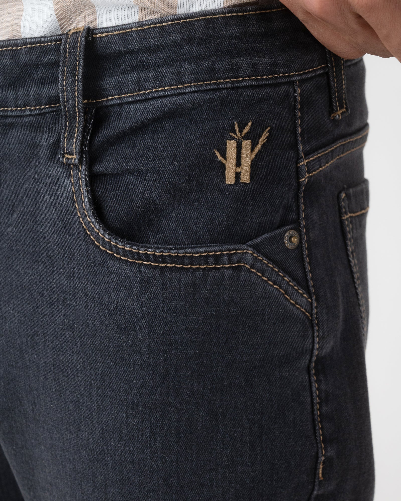 DARK GREY TAPERED FIT JEANS